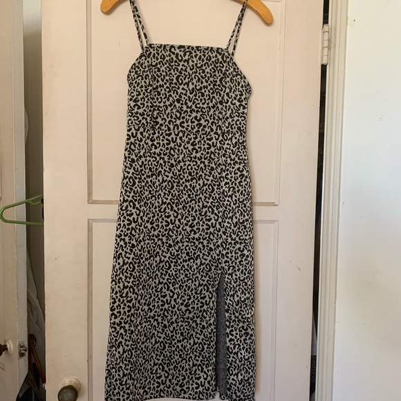 Leopard print dress with split - Picture 5 of 7